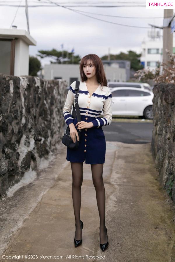 [XiuRen]高清写真图 2023.11.02 No.7606 陆萱萱 黑丝美腿